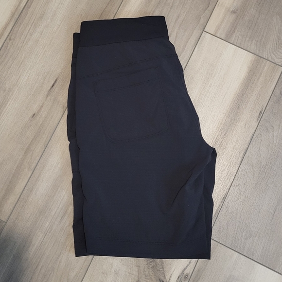 Athleta Shorts - Picture 6 of 9